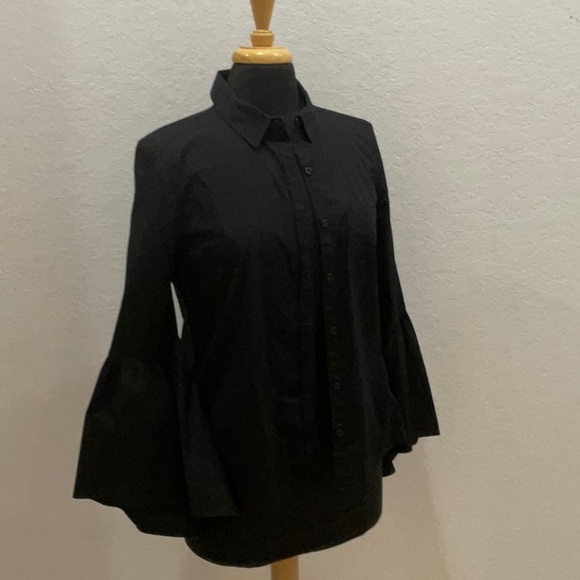 Black button down top - Picture 2 of 3